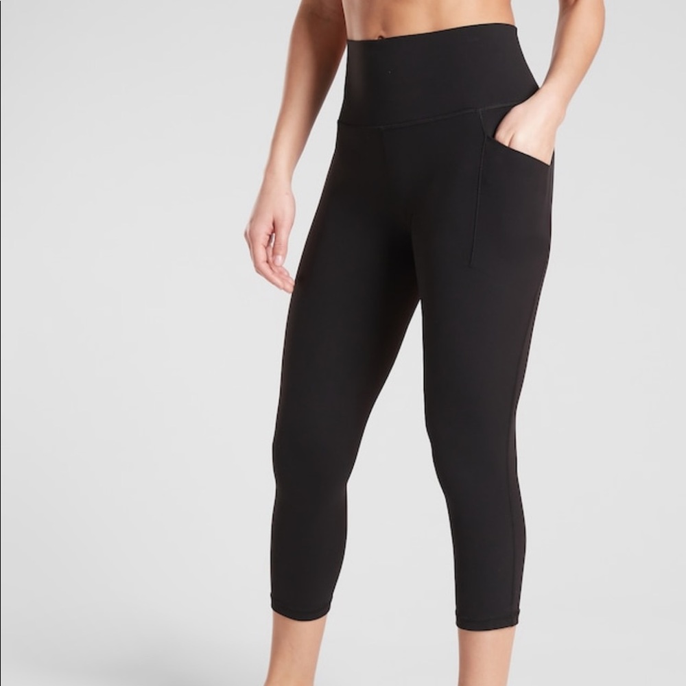 Lucy Brand Womens Black Crop Leggings with Pockets